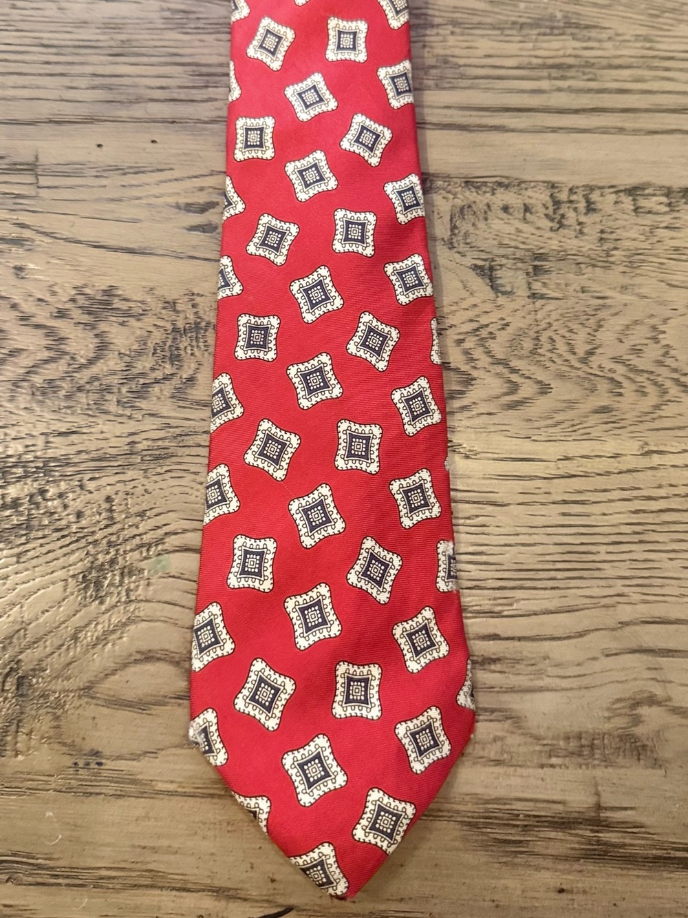 John Henry Men's Red Geometric Medallion Tie - Classic Pattern